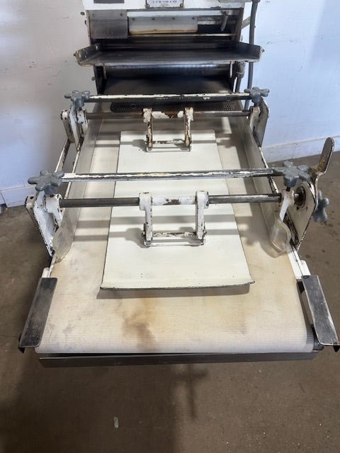 "ACME 8"COMMERCIAL DOUGH ROLLER SHEETER WITH 12"W PRESS PLATES, 115V 1PH - Second Life - Equipment - collection_name