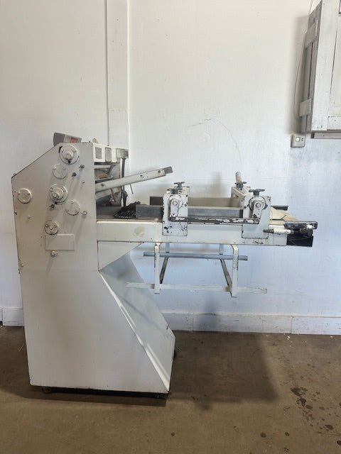 "ACME 8"COMMERCIAL DOUGH ROLLER SHEETER WITH 12"W PRESS PLATES, 115V 1PH - Second Life - Equipment - collection_name