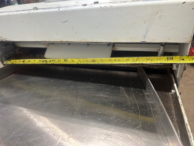ACME MODEL 88 PIZZA DOUGH ROLLER/SHEETER 24" BELT W/ 2 PRESS PLATES 6"W and 9"W - Second Life - Equipment - collection_name