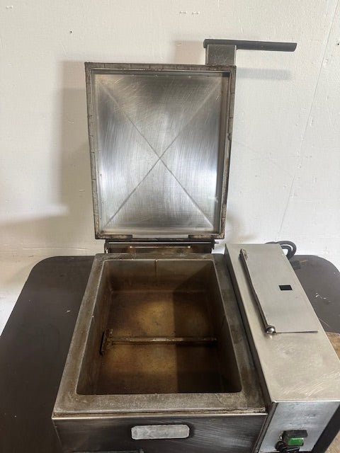 "A.J ANTUNES - ROUNDUP DFW - 100CF"120V S.S HALF PAN SIZE FOOD WARMER/STEAMER (CT) - Second Life - Equipment - collection_name