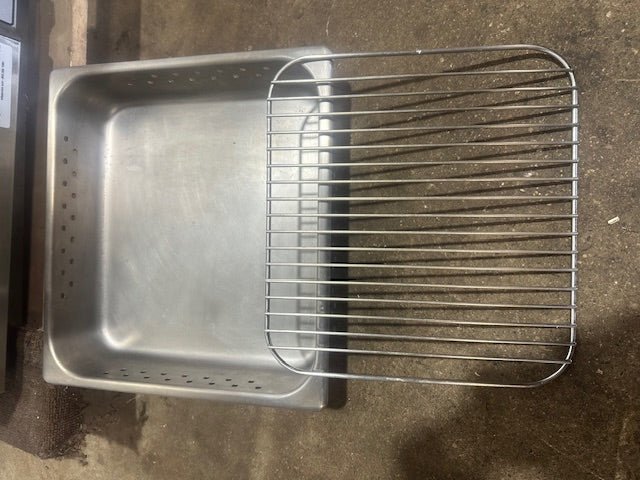 "A.J ANTUNES - ROUNDUP DFWT - 100CF"120V S.S 2/3 PAN SIZE FOOD WARMER/STEAMER (CT) - Second Life - Equipment - collection_name