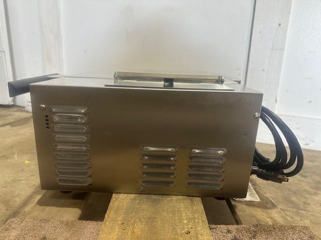 "A.J ANTUNES - ROUNDUP DFWT - 100CF"120V S.S 2/3 PAN SIZE FOOD WARMER/STEAMER (CT) - Second Life - Equipment - collection_name