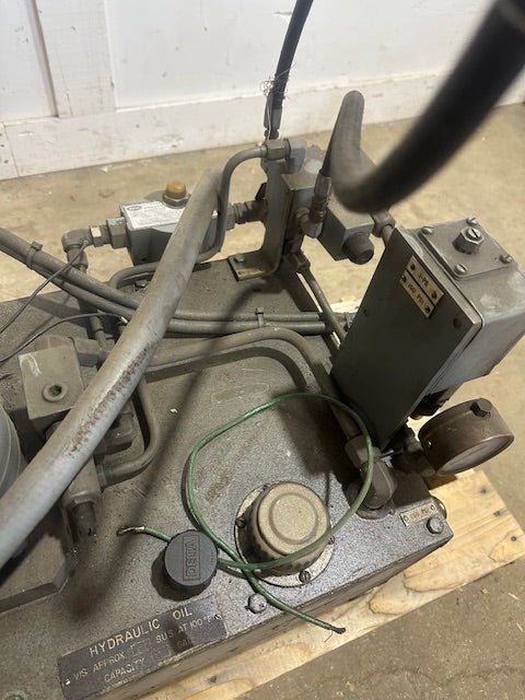 ALLEN BRADLEY 836T - T350J INDUSTRIAL 10GAL HYDRAULIC PUMP - Second Life - Equipment - collection_name
