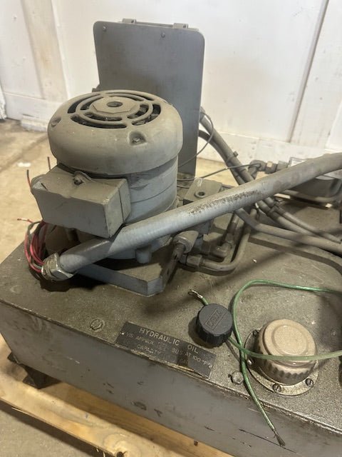 ALLEN BRADLEY 836T - T350J INDUSTRIAL 10GAL HYDRAULIC PUMP - Second Life - Equipment - collection_name