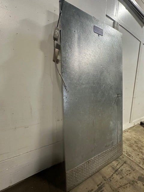 "AMERICAN COOLER" COMMERCIAL 82"x42.5" WALK - IN COOLER/FREEZER DOOR W/KICK PLATE - Second Life - Equipment - collection_name