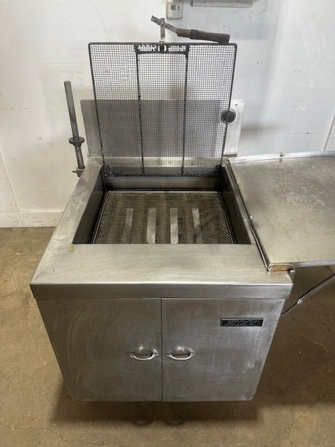 "ANETS BFF24x24 - B" COMMERCIAL 24"x24" NATURAL GAS DONUT FRYER, 62500BTU/HR - Second Life - Equipment - collection_name