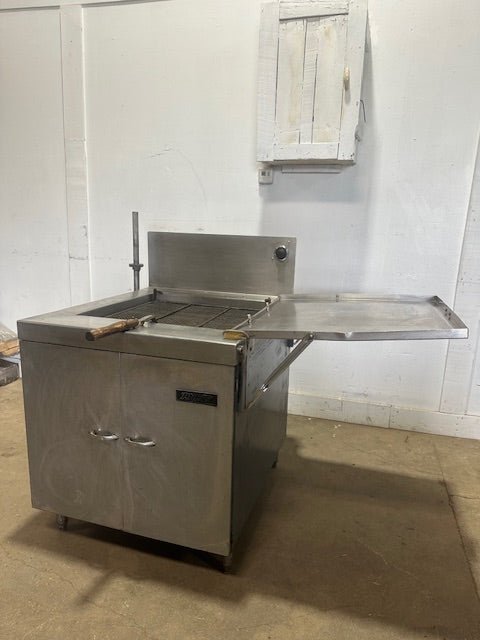 "ANETS BFF24x24 - B" COMMERCIAL 24"x24" NATURAL GAS DONUT FRYER, 62500BTU/HR - Second Life - Equipment - collection_name