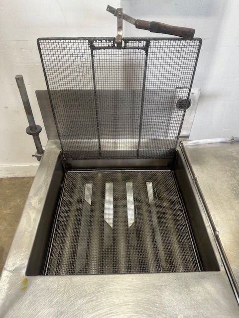 "ANETS BFF24x24 - B" COMMERCIAL 24"x24" NATURAL GAS DONUT FRYER, 62500BTU/HR - Second Life - Equipment - collection_name