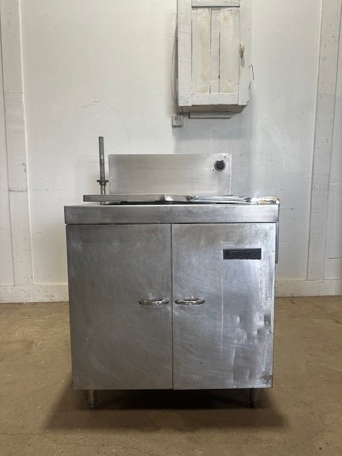 "ANETS BFF24x24 - B" COMMERCIAL 24"x24" NATURAL GAS DONUT FRYER, 62500BTU/HR - Second Life - Equipment - collection_name