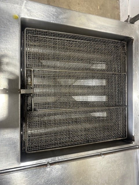"ANETS BFF24x24 - B" COMMERCIAL 24"x24" NATURAL GAS DONUT FRYER, 62500BTU/HR - Second Life - Equipment - collection_name