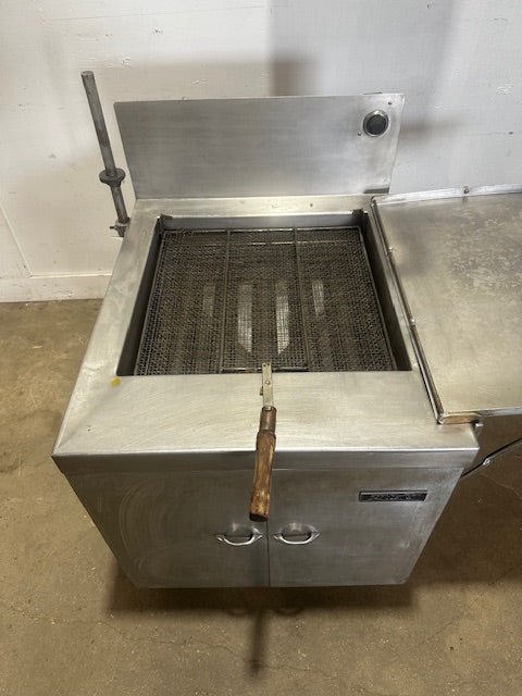 "ANETS BFF24x24 - B" COMMERCIAL 24"x24" NATURAL GAS DONUT FRYER, 62500BTU/HR - Second Life - Equipment - collection_name