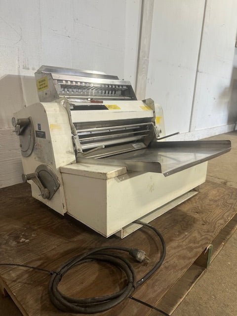 "ANETS MDR - 6C"COMMERCIAL DOUBLE PASS DOUGH ROLLER (COUNTER TOP) 1PH, 115V - Second Life - Equipment - collection_name