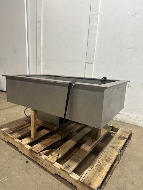 "APW WYOTT CW - 3" Three Pan Drop - In Refrigerated Cold Food Well Unit, 115V, 1PH - Second Life - Equipment - collection_name