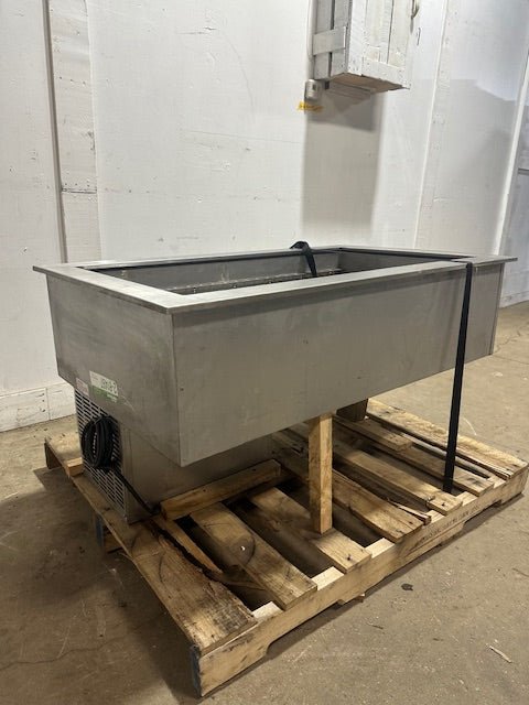 "APW WYOTT CW - 3" Three Pan Drop - In Refrigerated Cold Food Well Unit, 115V, 1PH - Second Life - Equipment - collection_name