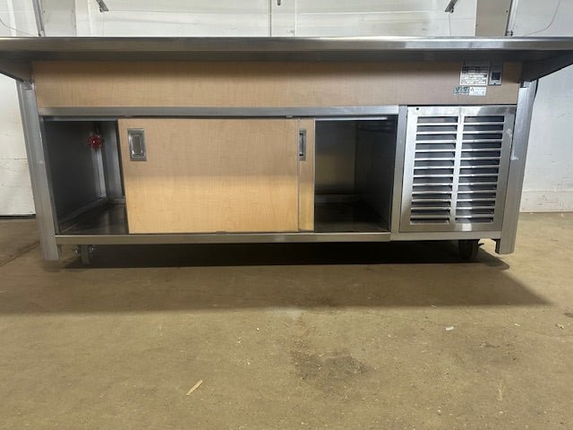 "ATLAS 8LC - 5 - RM - BU"COMMERCIAL REFRIGERATED BUFFET TABLE WITH STORAGE CABINET,1PH - Second Life - Equipment - collection_name