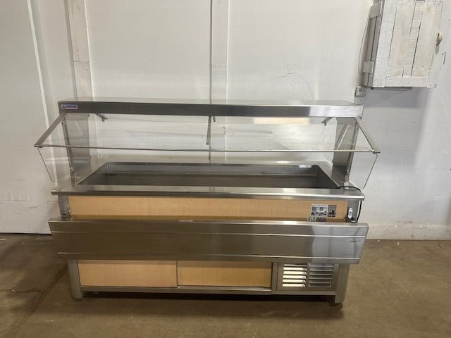 "ATLAS 8LC - 5 - RM - BU"COMMERCIAL REFRIGERATED BUFFET TABLE WITH STORAGE CABINET,1PH - Second Life - Equipment - collection_name