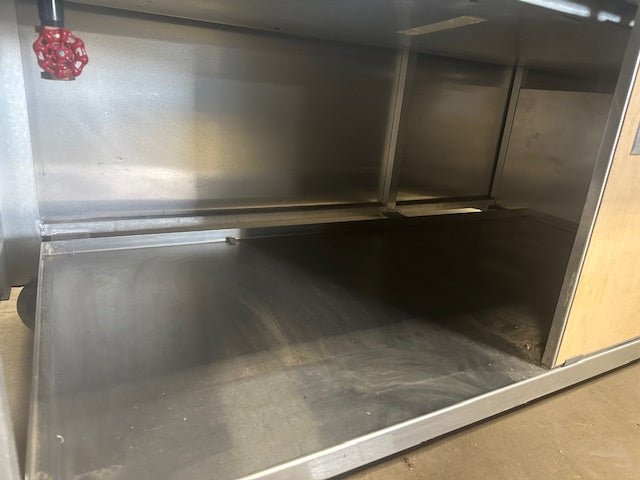 "ATLAS 8LC - 5 - RM - BU"COMMERCIAL REFRIGERATED BUFFET TABLE WITH STORAGE CABINET,1PH - Second Life - Equipment - collection_name