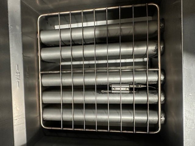 "AVANTCO FF510N"N GAS COMMERCIAL DEEP FRYER W/BASKETS 70 - 100 LBS 150,000BTU - Second Life - Equipment - collection_name