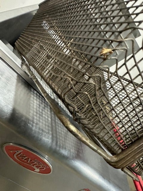 "AVANTCO FF510N"N GAS COMMERCIAL DEEP FRYER W/BASKETS 70 - 100 LBS 150,000BTU - Second Life - Equipment - collection_name
