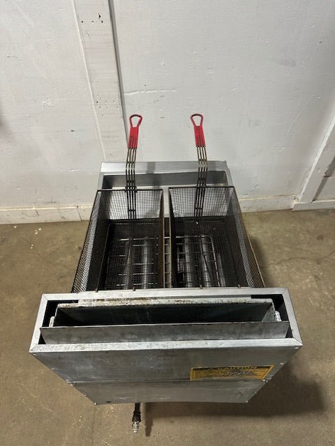 "AVANTCO FF510N"N GAS COMMERCIAL DEEP FRYER W/BASKETS 70 - 100 LBS 150,000BTU - Second Life - Equipment - collection_name