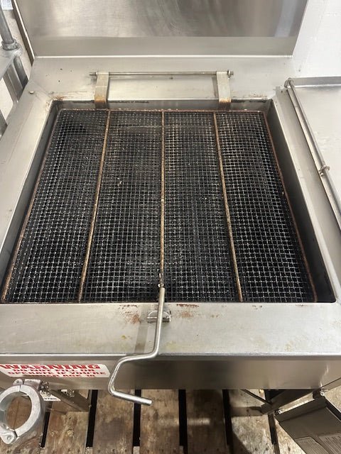 "BAXTER SP155G - M2424" 24x24" N GAS DONUT FRYER WITH OIL CATCH BASIN/PUMP & ARM - Second Life - Equipment - collection_name