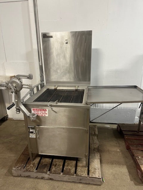 "BAXTER SP155G - M2424" 24x24" N GAS DONUT FRYER WITH OIL CATCH BASIN/PUMP & ARM - Second Life - Equipment - collection_name