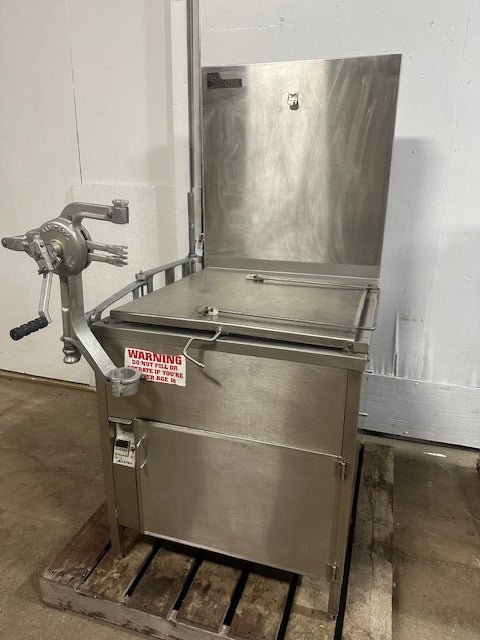 "BAXTER SP155G - M2424" 24x24" N GAS DONUT FRYER WITH OIL CATCH BASIN/PUMP & ARM - Second Life - Equipment - collection_name