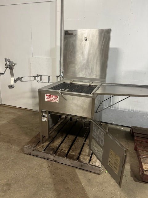 "BAXTER SP155G - M2424" 24x24" N GAS DONUT FRYER WITH OIL CATCH BASIN/PUMP & ARM - Second Life - Equipment - collection_name