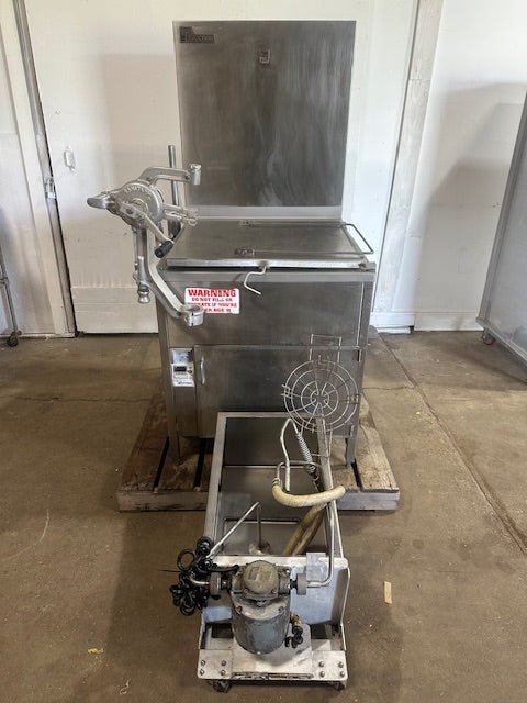"BAXTER SP155G - M2424" 24x24" N GAS DONUT FRYER WITH OIL CATCH BASIN/PUMP & ARM - Second Life - Equipment - collection_name