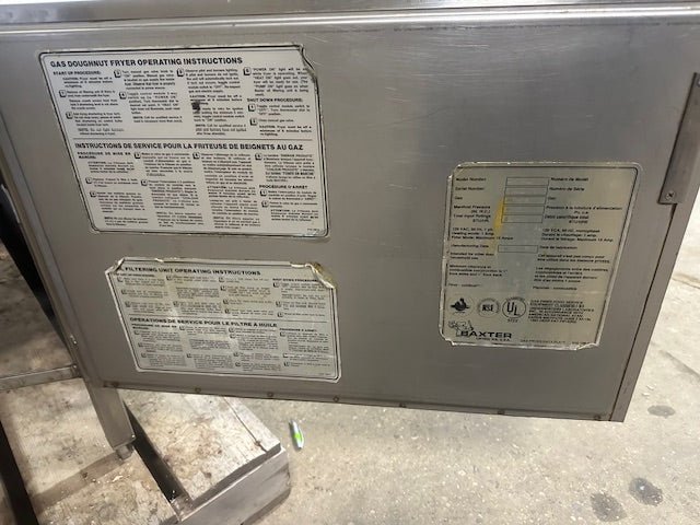 "BAXTER SP155G - M2424" 24x24" N GAS DONUT FRYER WITH OIL CATCH BASIN/PUMP & ARM - Second Life - Equipment - collection_name