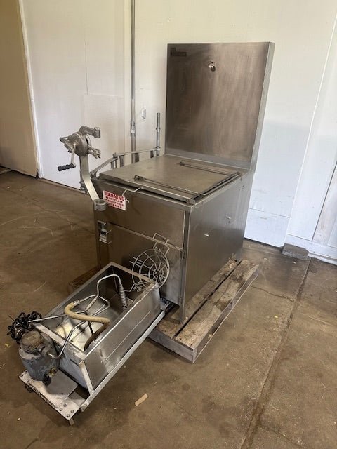 "BAXTER SP155G - M2424" 24x24" N GAS DONUT FRYER WITH OIL CATCH BASIN/PUMP & ARM - Second Life - Equipment - collection_name