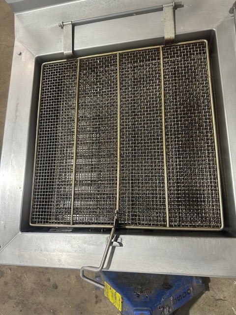 "BAXTER SP155G - M2424"H.D COMMERCIAL 24x24" NATURAL GAS DONUT FRYER W/ 2 RACKS - Second Life - Equipment - collection_name