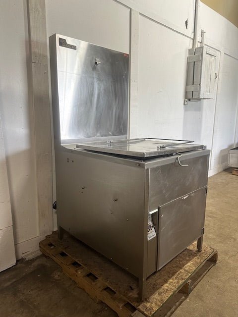 "BAXTER SP155G - M2424"H.D COMMERCIAL 24x24" NATURAL GAS DONUT FRYER W/ 2 RACKS - Second Life - Equipment - collection_name