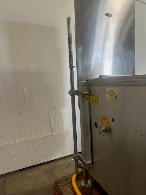 BELSHAW 718 CG DONUT FRYER NAT GAS 44,000 BTU W/ 18" x 26" FRYING AREA INCLUDES ONE SCREEN AND GAS HOSE - Second Life - Equipment - collection_name