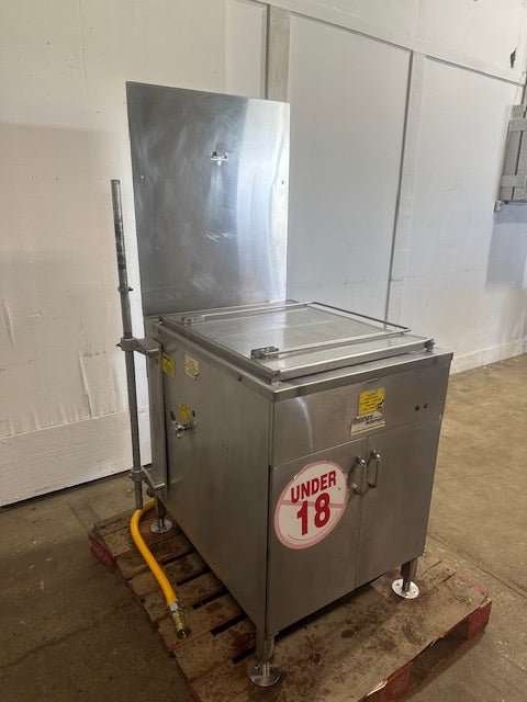 BELSHAW 718 CG DONUT FRYER NAT GAS 44,000 BTU W/ 18" x 26" FRYING AREA INCLUDES ONE SCREEN AND GAS HOSE - Second Life - Equipment - collection_name