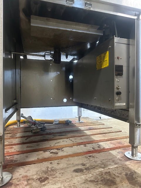 BELSHAW 718 CG DONUT FRYER NAT GAS 44,000 BTU W/ 18" x 26" FRYING AREA INCLUDES ONE SCREEN AND GAS HOSE - Second Life - Equipment - collection_name