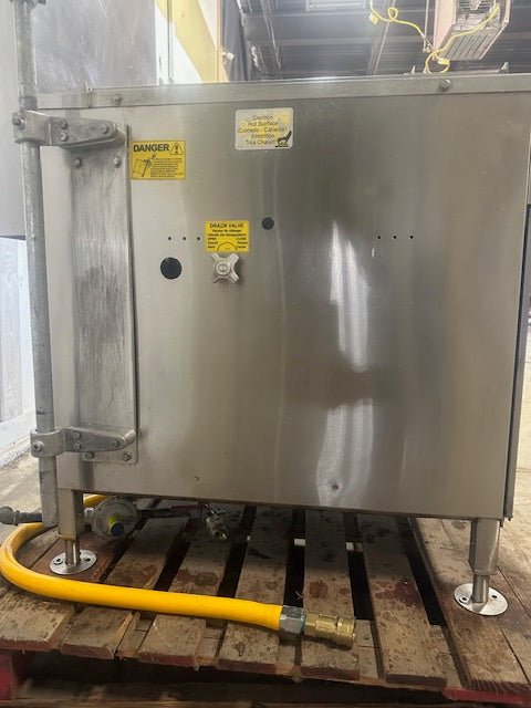 BELSHAW 718 CG DONUT FRYER NAT GAS 44,000 BTU W/ 18" x 26" FRYING AREA INCLUDES ONE SCREEN AND GAS HOSE - Second Life - Equipment - collection_name