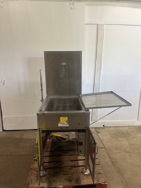 BELSHAW 718 CG DONUT FRYER NAT GAS 44,000 BTU W/ 18" x 26" FRYING AREA INCLUDES ONE SCREEN AND GAS HOSE - Second Life - Equipment - collection_name