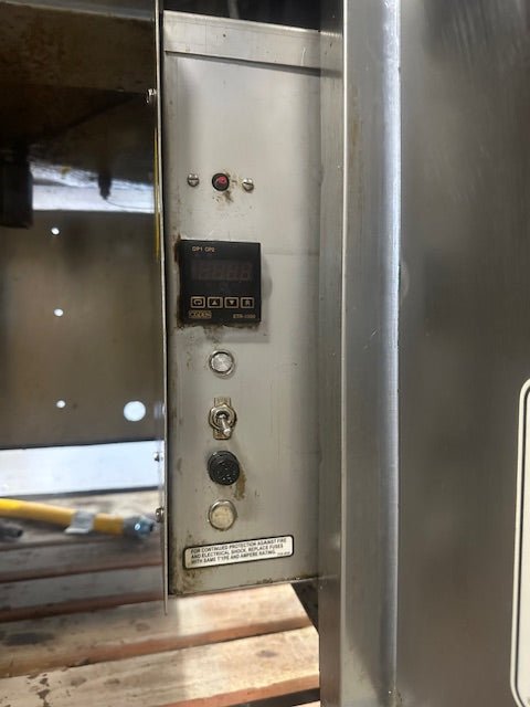 BELSHAW 718 CG DONUT FRYER NAT GAS 44,000 BTU W/ 18" x 26" FRYING AREA INCLUDES ONE SCREEN AND GAS HOSE - Second Life - Equipment - collection_name