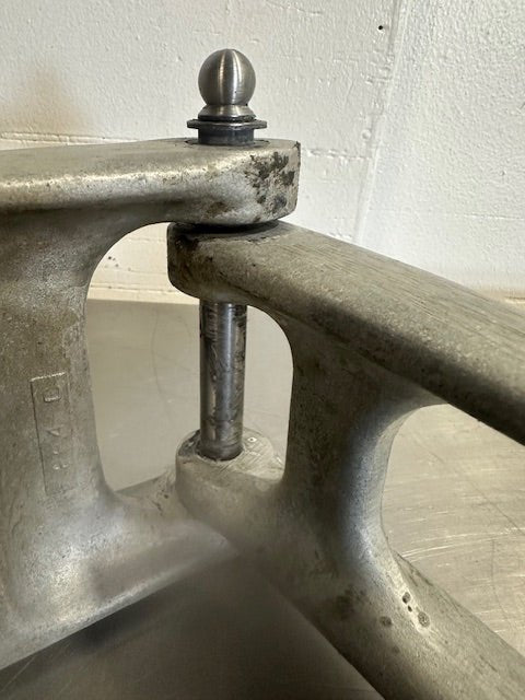 BELSHAW OEM 0326/0324 TILT - UP ARM ASSEMBLY WITH STRAIGHT ARM FOR DONUT DROPPER - Second Life - Equipment - collection_name