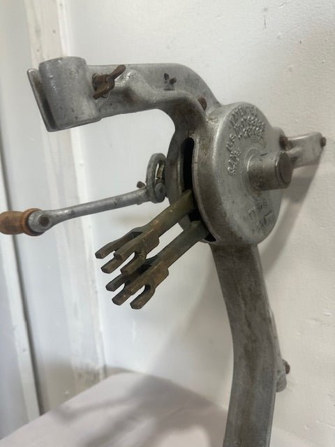 BELSHAW OEM TYPE B DONUT DROPPER FOR TILT - UP ARM ASSEMBLY - Second Life - Equipment - collection_name