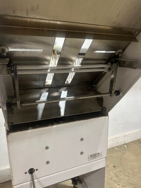 BERKEL INCOR GMB 1/2 H.D COMMERCIAL ELECTRIC 1/2" BREAD SLICER, 1PH 1/2 hp motor - Second Life - Equipment - collection_name