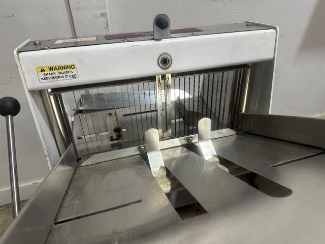 BERKEL INCOR GMB 1/2 H.D COMMERCIAL ELECTRIC 1/2" BREAD SLICER, 1PH 1/2 hp motor - Second Life - Equipment - collection_name