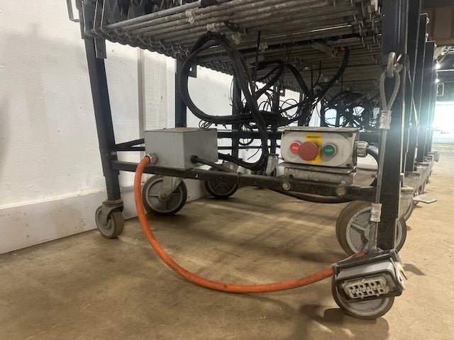 "BEST FLEX" EXPANDABLE FLEXIBLE GRAVITY MOTOR ROLLER CONVEYOR ON LOCKABLE CASTERS - Second Life - Equipment - collection_name