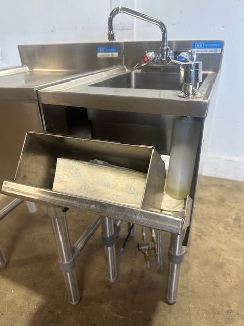 "BK RESOURCES 18 - 18S"UNDERCOUNTER ALL S.S DRAINBOARD & SINK W/ NAPKIN DISPENSER H/C FAUCET - Second Life - Equipment - collection_name