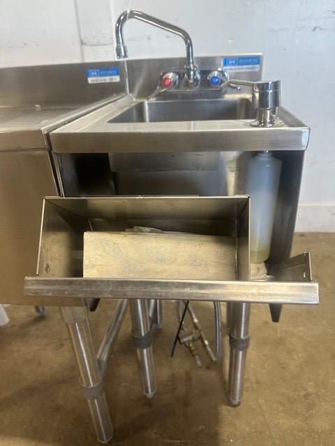 "BK RESOURCES 18 - 18S"UNDERCOUNTER ALL S.S DRAINBOARD & SINK W/ NAPKIN DISPENSER H/C FAUCET - Second Life - Equipment - collection_name