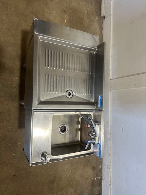 "BK RESOURCES 18 - 18S"UNDERCOUNTER ALL S.S DRAINBOARD & SINK W/ NAPKIN DISPENSER H/C FAUCET - Second Life - Equipment - collection_name