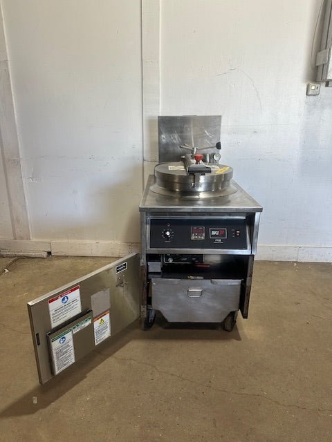 BKI FKM 230v 3PH ELECTRIC PRESSURE FRYER w/OIL FILTRATION PAN AND FRYER BASKET - Second Life - Equipment - collection_name