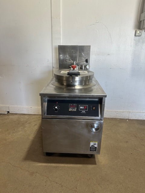 BKI FKM 230v 3PH ELECTRIC PRESSURE FRYER w/OIL FILTRATION PAN AND FRYER BASKET - Second Life - Equipment - collection_name