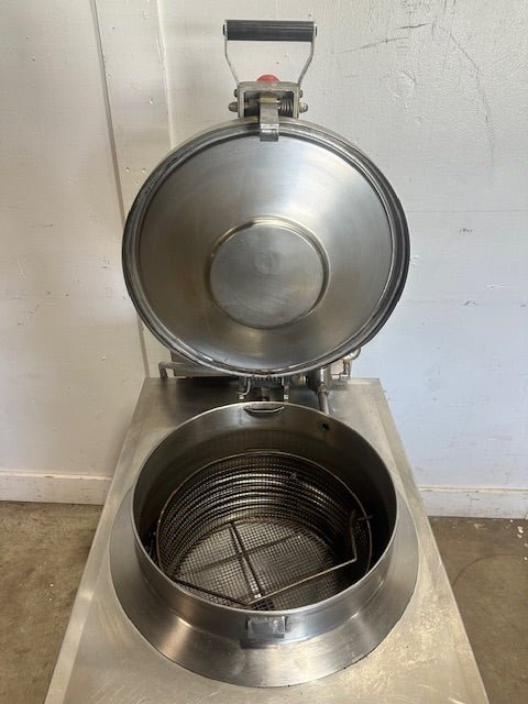 BKI FKM 230v 3PH ELECTRIC PRESSURE FRYER w/OIL FILTRATION PAN AND FRYER BASKET - Second Life - Equipment - collection_name